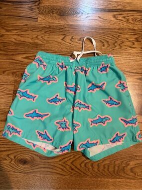 chubbies Aqua Shark Graphic Swim Shorts